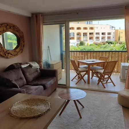 Апартаменты Les Marines De